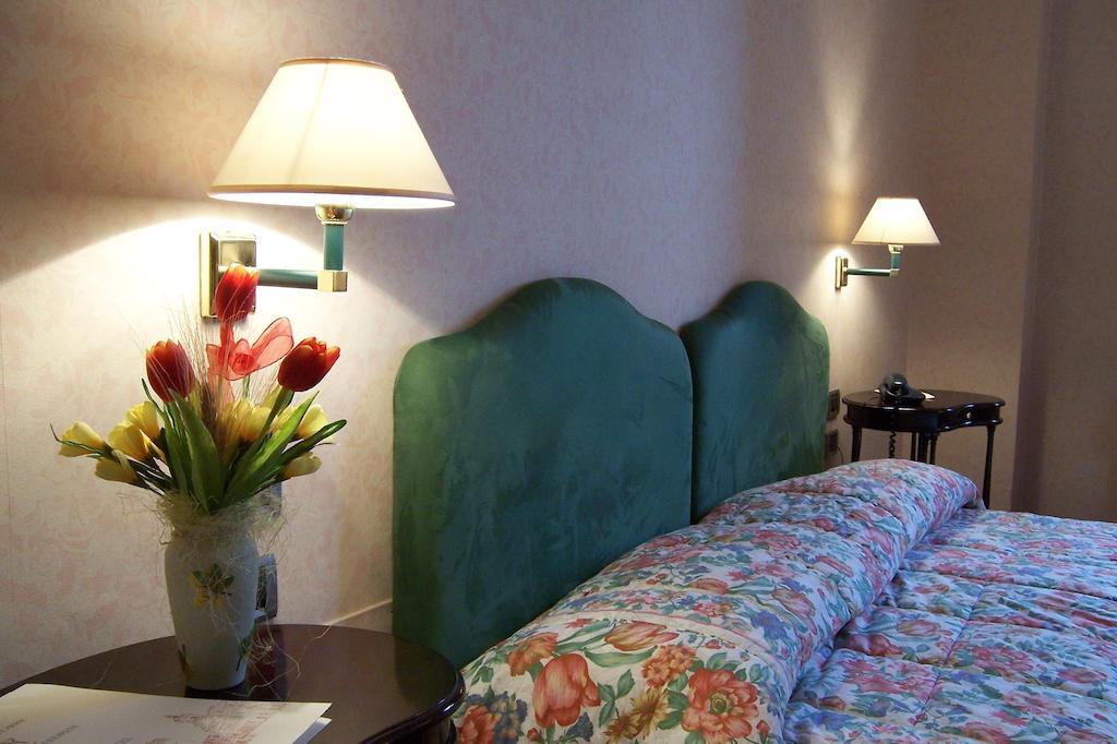 Hotel Poledrini Foligno Cameră foto